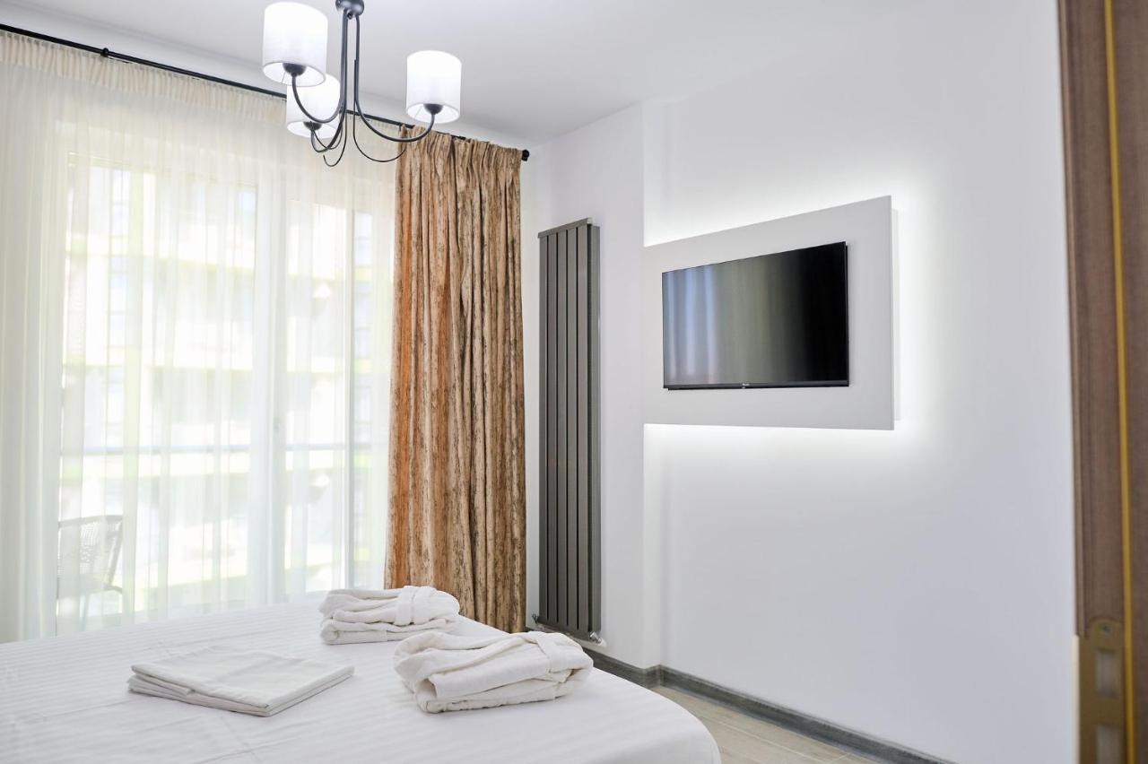 Seascape Apartment Spa N Pool Beach Resort Mamaia Exterior foto